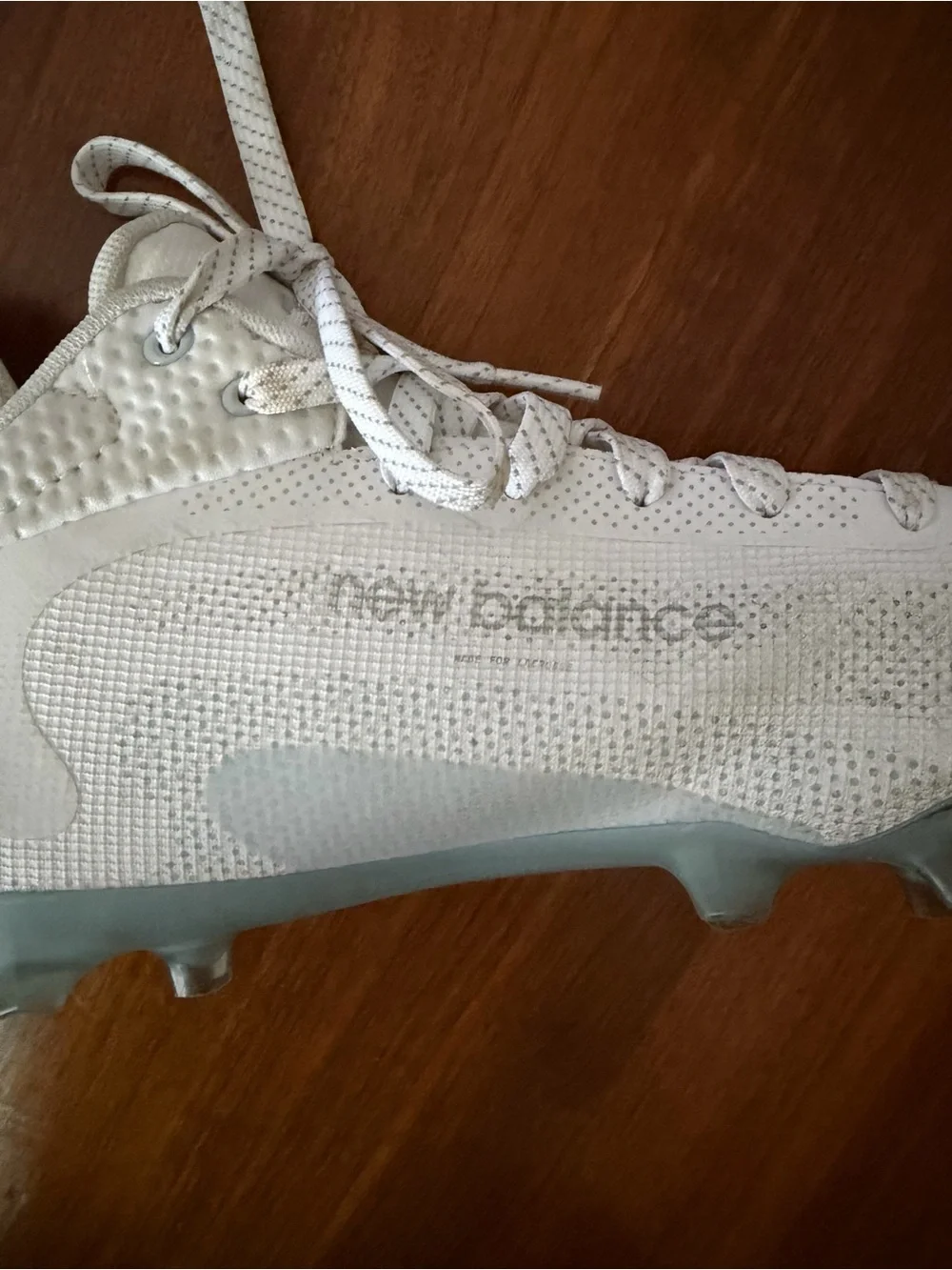EUC Women’s New Balance Freeze White Lacrosse Cleats - Size: W 8.